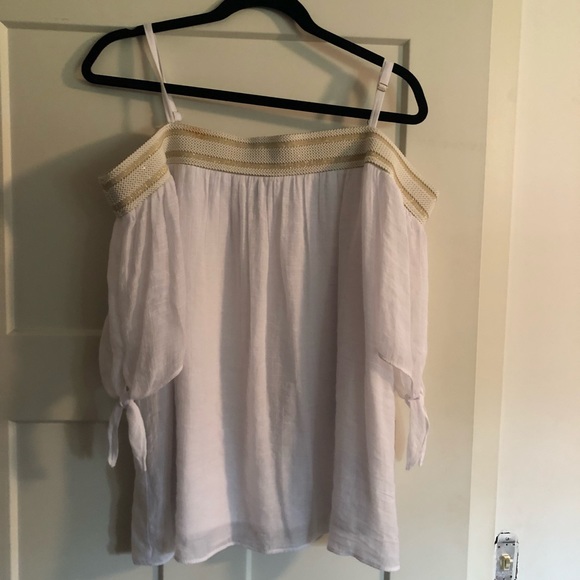 Ladies Off Shoulder Whote Gauze Shirt - Picture 1 of 2